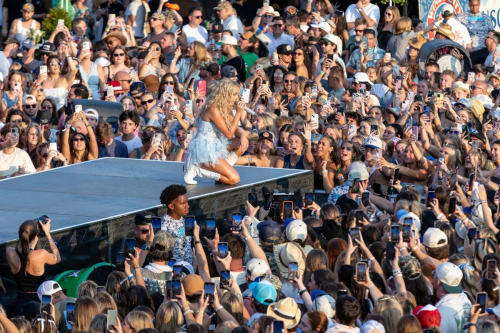 Megan Moroney Performs at Windy City Smokeout, July 2025 3