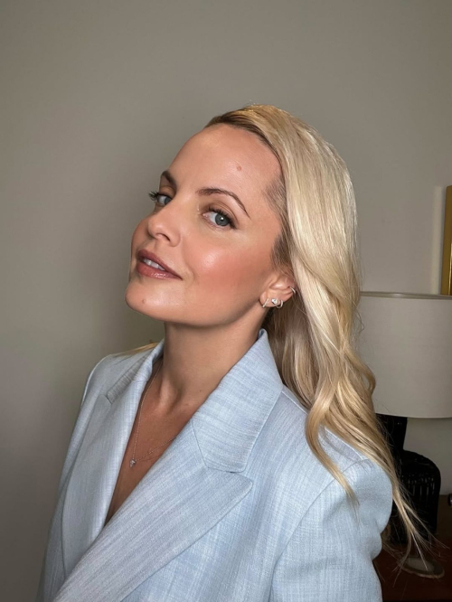 Mena Suvari posts stylish Instagram pics, July 2024 4
