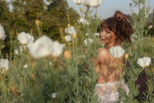 Milana Vayntrub Stunning Instagram Looks, July 2025 1