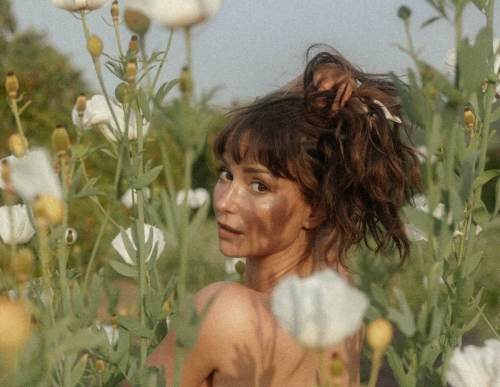 Milana Vayntrub trending Instagram look, July 2025 4