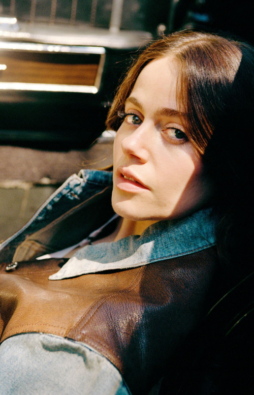 Molly Gordon shines in W Magazine shoot, July 2025 8
