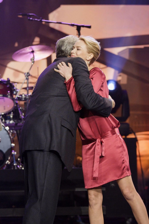 Naomi Watts on Tonight Show with Jay Leno December 2006 5