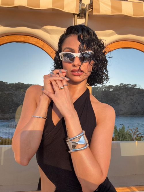 Nazanin Mandi Instagram Gallery July 2025 2