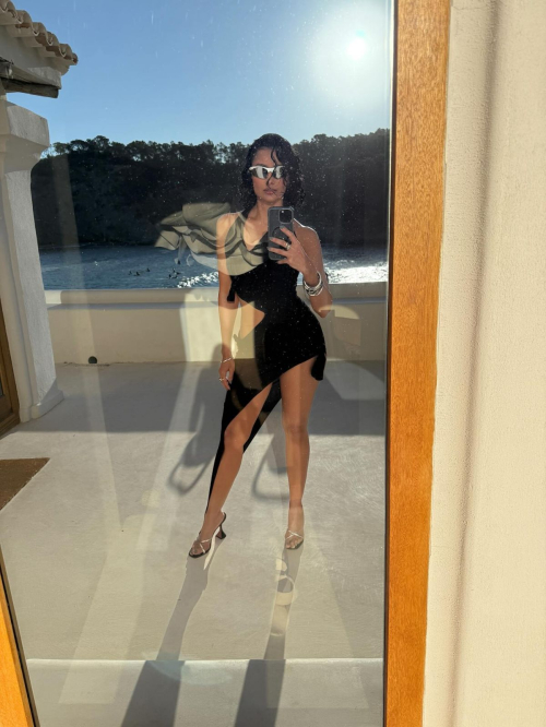 Nazanin Mandi Instagram Gallery July 2025 3