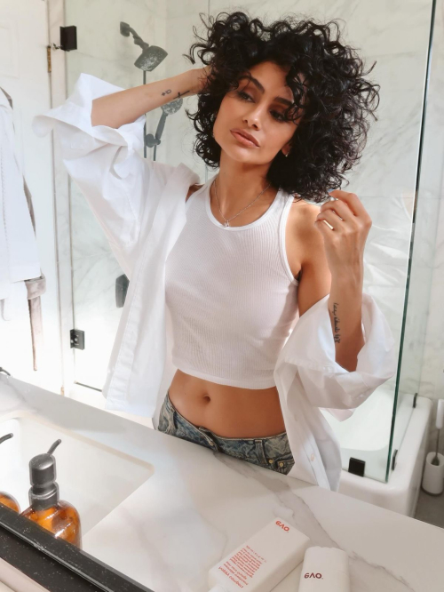 Nazanin Mandi Summer Instagram Shots, July 2025 3