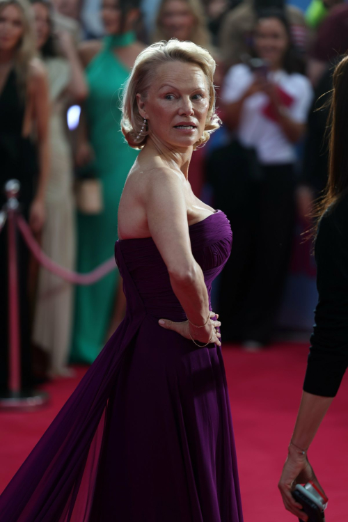 Pamela Anderson at Naked Gun premiere in London 1