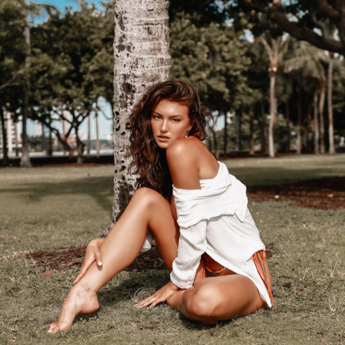 Rachel Pizzolato Stylish Instagram Uploads, July 2025 1