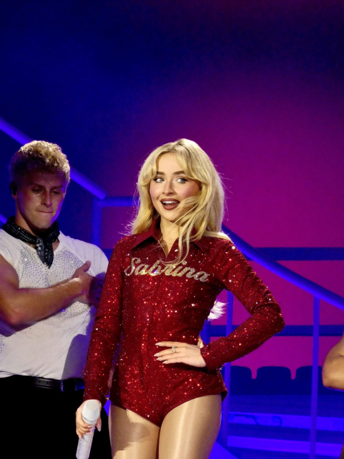 Sabrina Carpenter Performs at Hyde Park Concert, July 2025 3