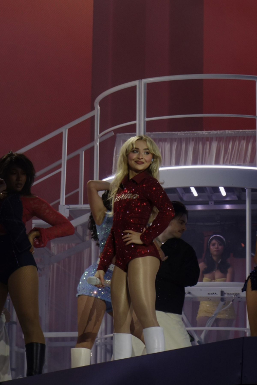 Sabrina Carpenter Performs at Hyde Park Concert, July 2025 5