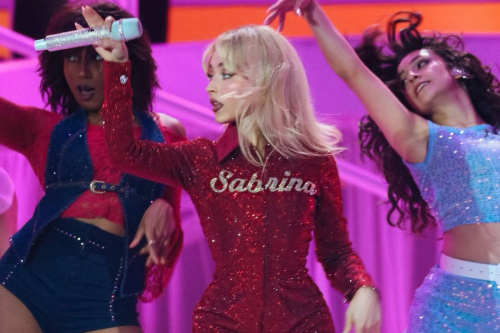 Sabrina Carpenter stylish photoshoot, July 2025 2