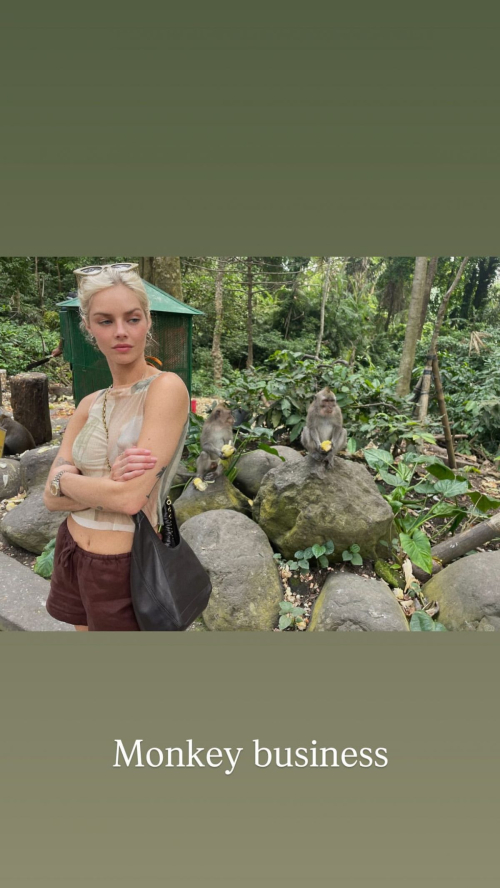 Samara Weaving posts playful Instagram shots, July 2024 2