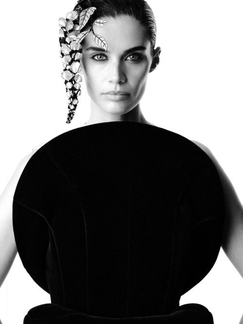 Sara Sampaio stuns in V Magazine shoot, Summer 2025 7
