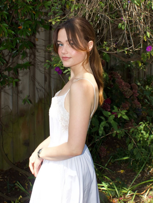 Sarah Catherine Hook Pretty Instagram Photos, July 2025 2