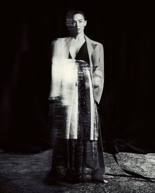 Vanessa Kirby in Vogue Czechoslovakia, August 2025 4