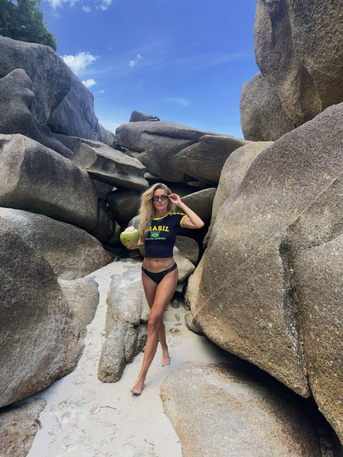 Alica Schmidt Instagram pics, August 2025 3