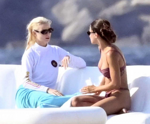Anya Taylor-Joy & Nina Dobrev yacht in Mykonos, August 2025 4