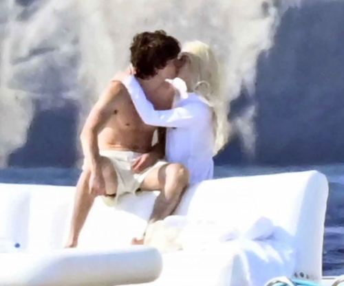 Anya Taylor-Joy & Nina Dobrev yacht in Mykonos, August 2025 6