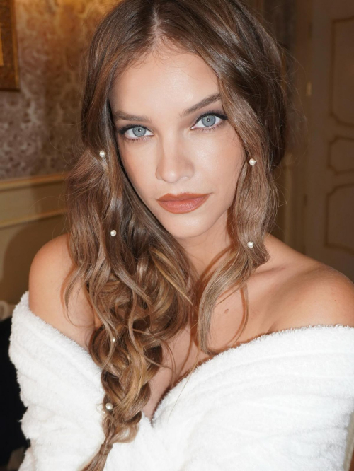 Barbara Palvin looks chic in Instagram photo, August 2025 17
