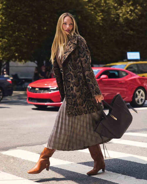 Candice Swanepoel Anna Klein Fall Campaign, 2025 2