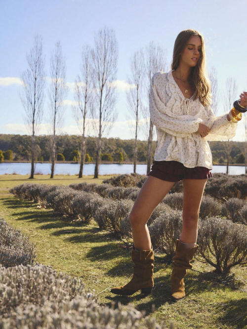 Emily Feld for Aralina, August 2025 13