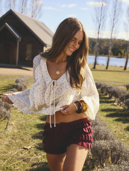 Emily Feld for Aralina, August 2025 14