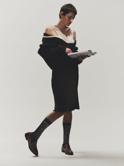 Emma Corrin fronts Miutine fragrance by Miu Miu, 2025 2