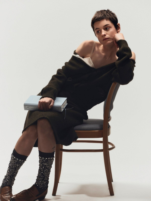 Emma Corrin fronts Miutine fragrance by Miu Miu, 2025 6