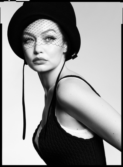 Gigi Hadid V Magazine Fall issue, 2025 6