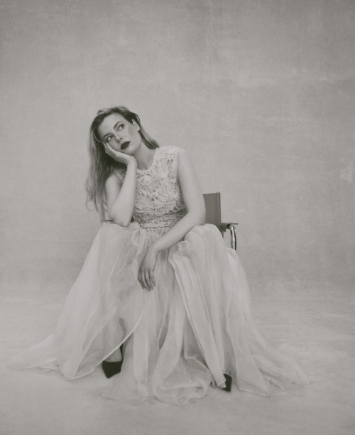 Gillian Jacobs Glamour Mexico Feature, August 2025 6