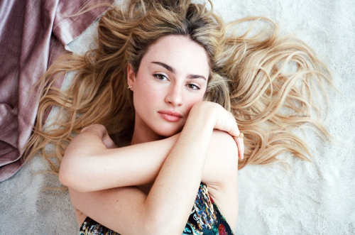 Grace Van Patten Elle USA, August 2025 4