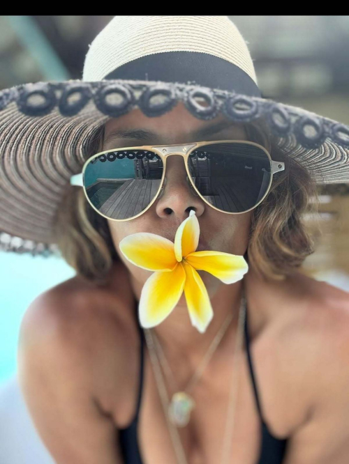 Halle Berry glows in Instagram photos, August 2025 9