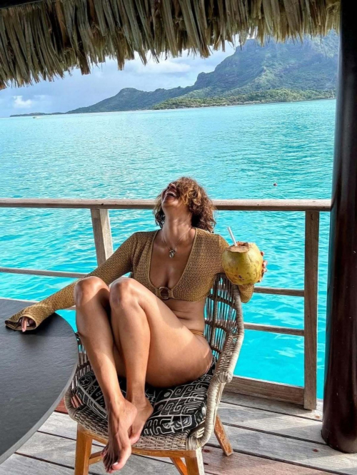 Halle Berry glows in Instagram photos, August 2025 10