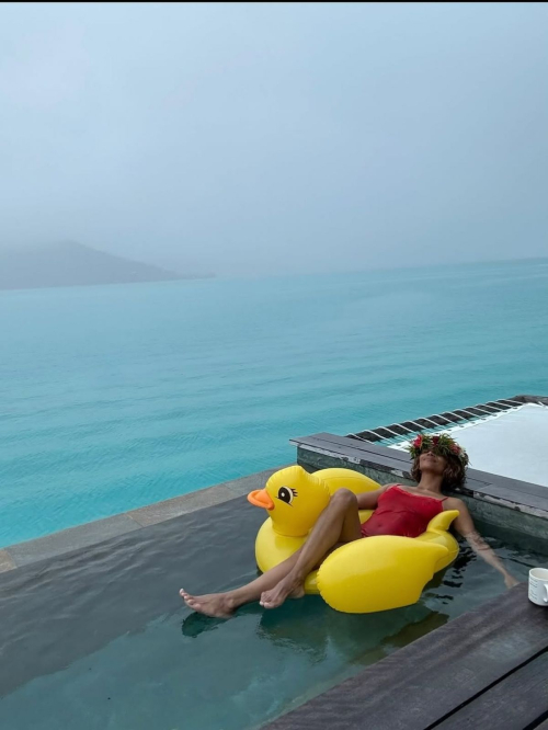 Halle Berry glows in Instagram photos, August 2025 2