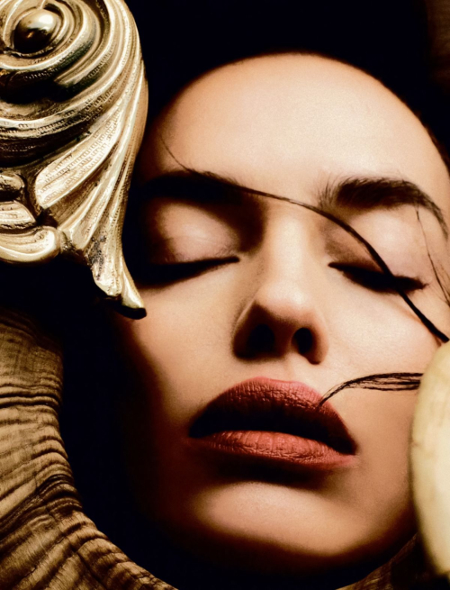 Irina Shayk Vogue Brazil Feature, August 2025 4