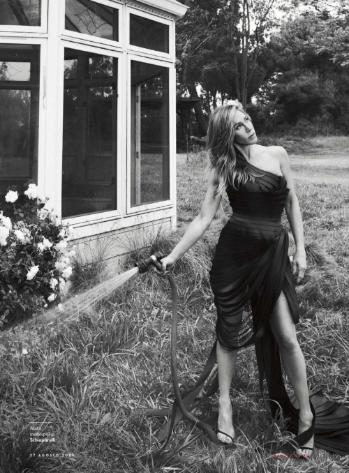 Jennifer Aniston in Vanity Fair, September 2025 8