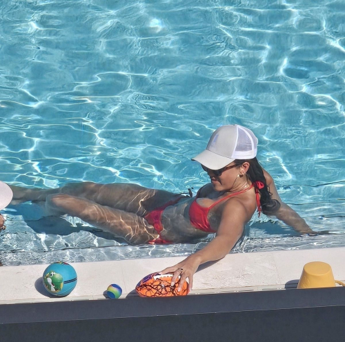 Jessica Alba in Bikini at a Pool Miami, August 2025 11