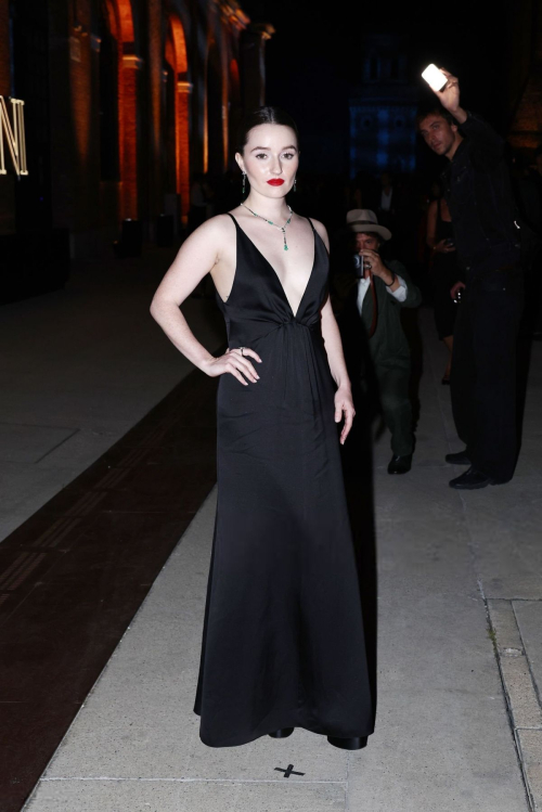 Kaitlyn Dever at Armani/Archivio Venice, August 2025 1