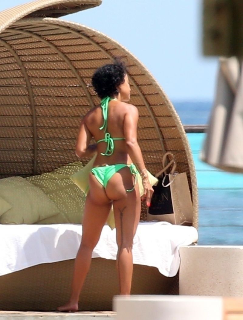 Karrueche Tran bikini trip Cancun, August 2025