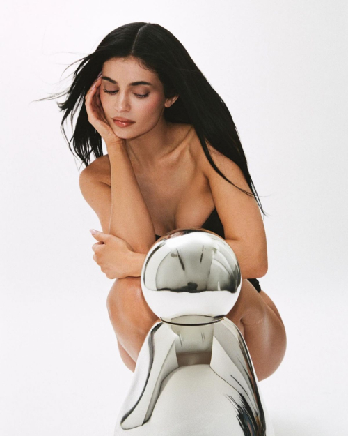 Kylie Jenner Cosmic 2.0 fragrance, August 2025 2