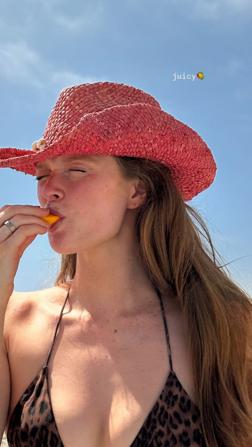 Larsen Thompson shares stylish Instagram photos, August 2025 11