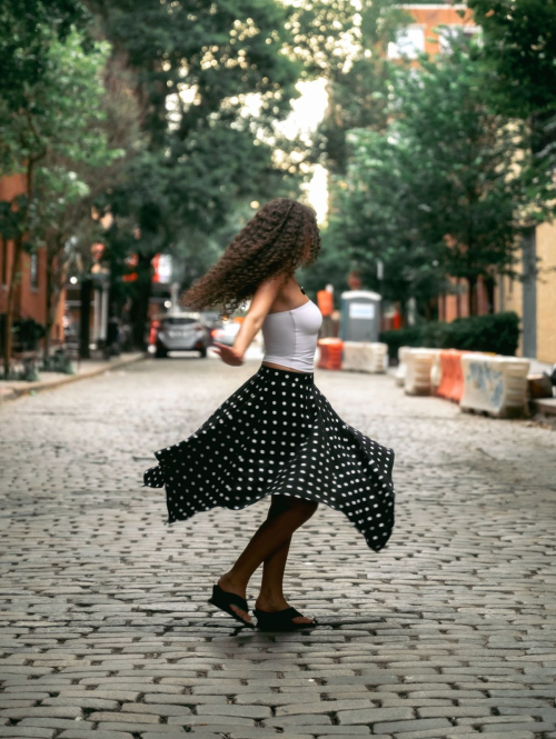 Madison Pettis chic look in photoshoot, August 2025 4