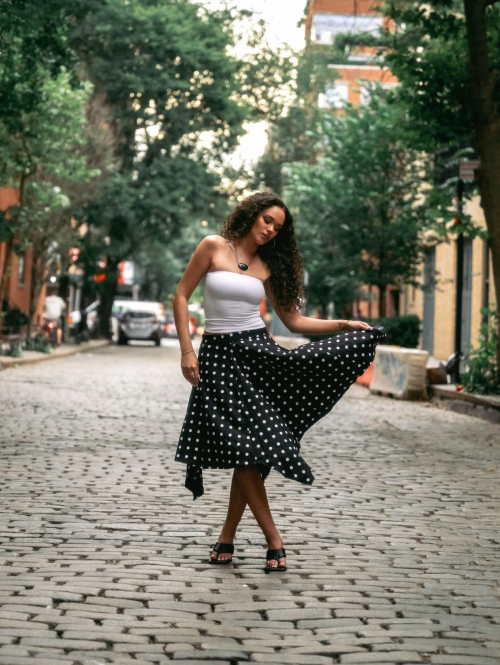 Madison Pettis chic look in photoshoot, August 2025 5