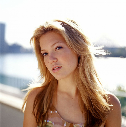 Mandy Moore stunning photoshoot look, 2001 4