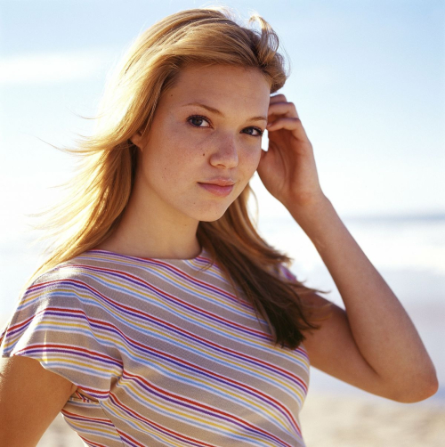 Mandy Moore stunning photoshoot look, 2001 6