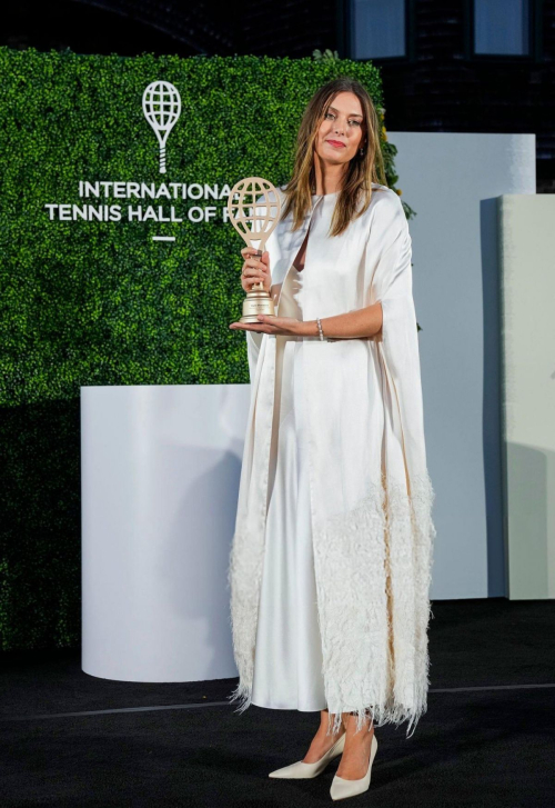 Maria Sharapova shines in Instagram photos, August 2025 18