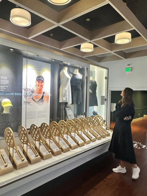 Maria Sharapova shines in Instagram photos, August 2025 1