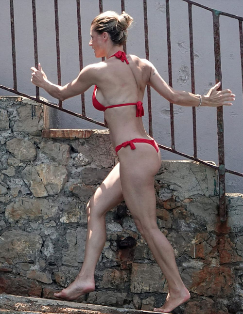 Michelle Hunziker in red bikini Amalfi, August 2025 2