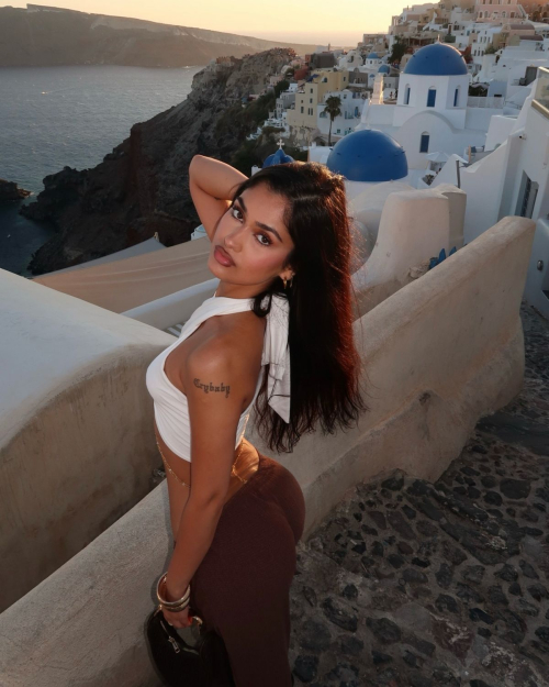 Naaz Torbati Instagram photos, Aug 2025
