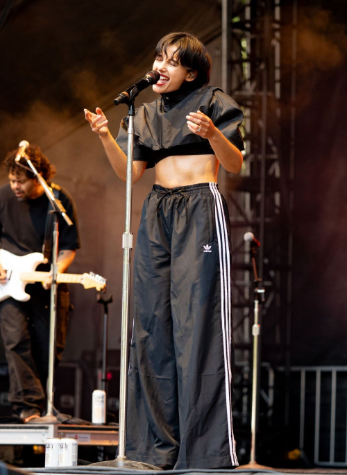 Naomi Scott Live at Lollapalooza Chicago, August 2025 5