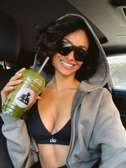 Nazanin Mandi on Instagram, August 2025 4